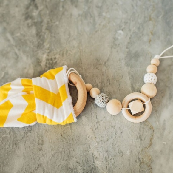 Bunny-Bums & Bumblebees 4pk - Dribble Bibs w/ Chew - Picture 2 of 5